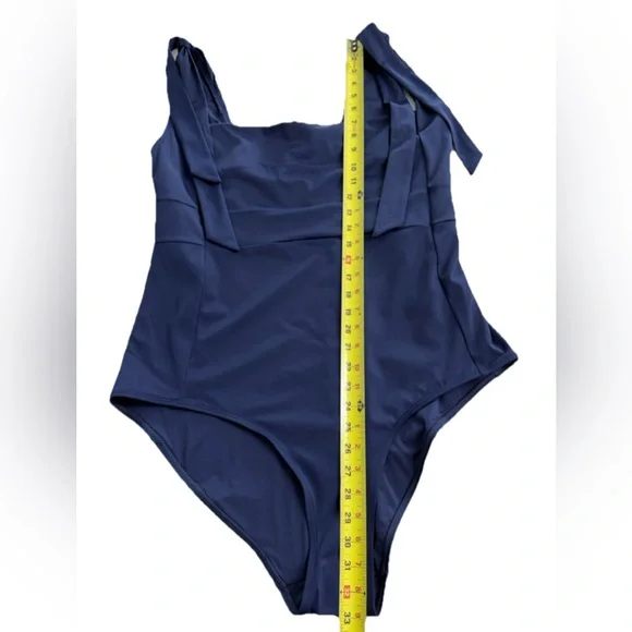 UNE PIECE Luxury One-Piece Swimsuit Navy Square Neck Tie Straps US 20 NWOT